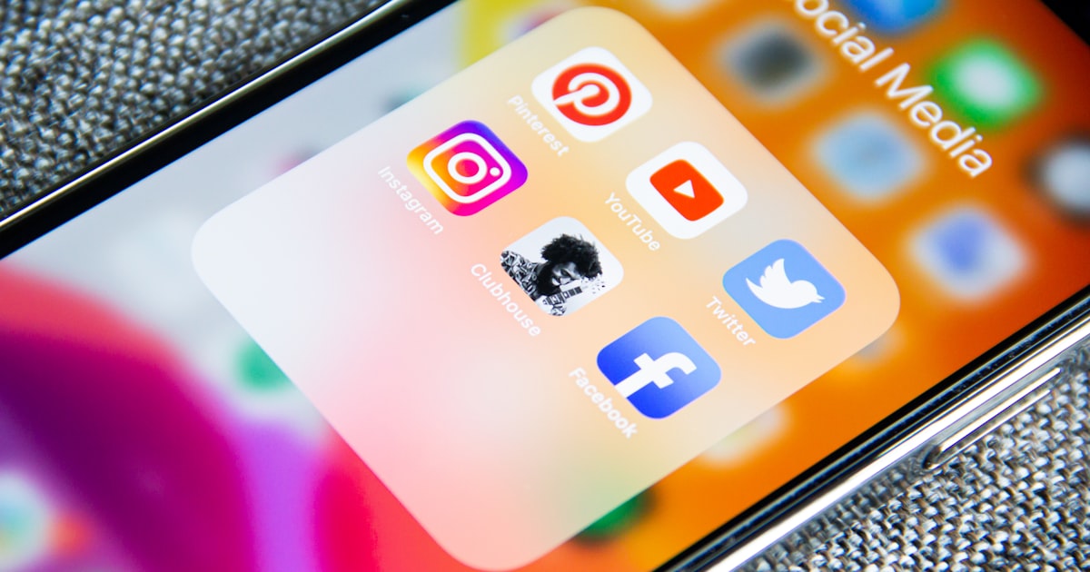 how-to-build-social-media-strategy-generates-leads.jpg